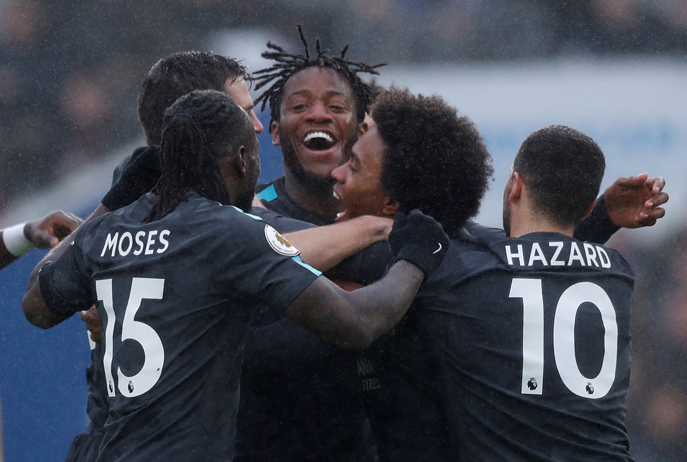 Hazard y Willian despiertan al Chelsea de su mala racha Hazard y Willian despiertan al Chelsea de su mala racha