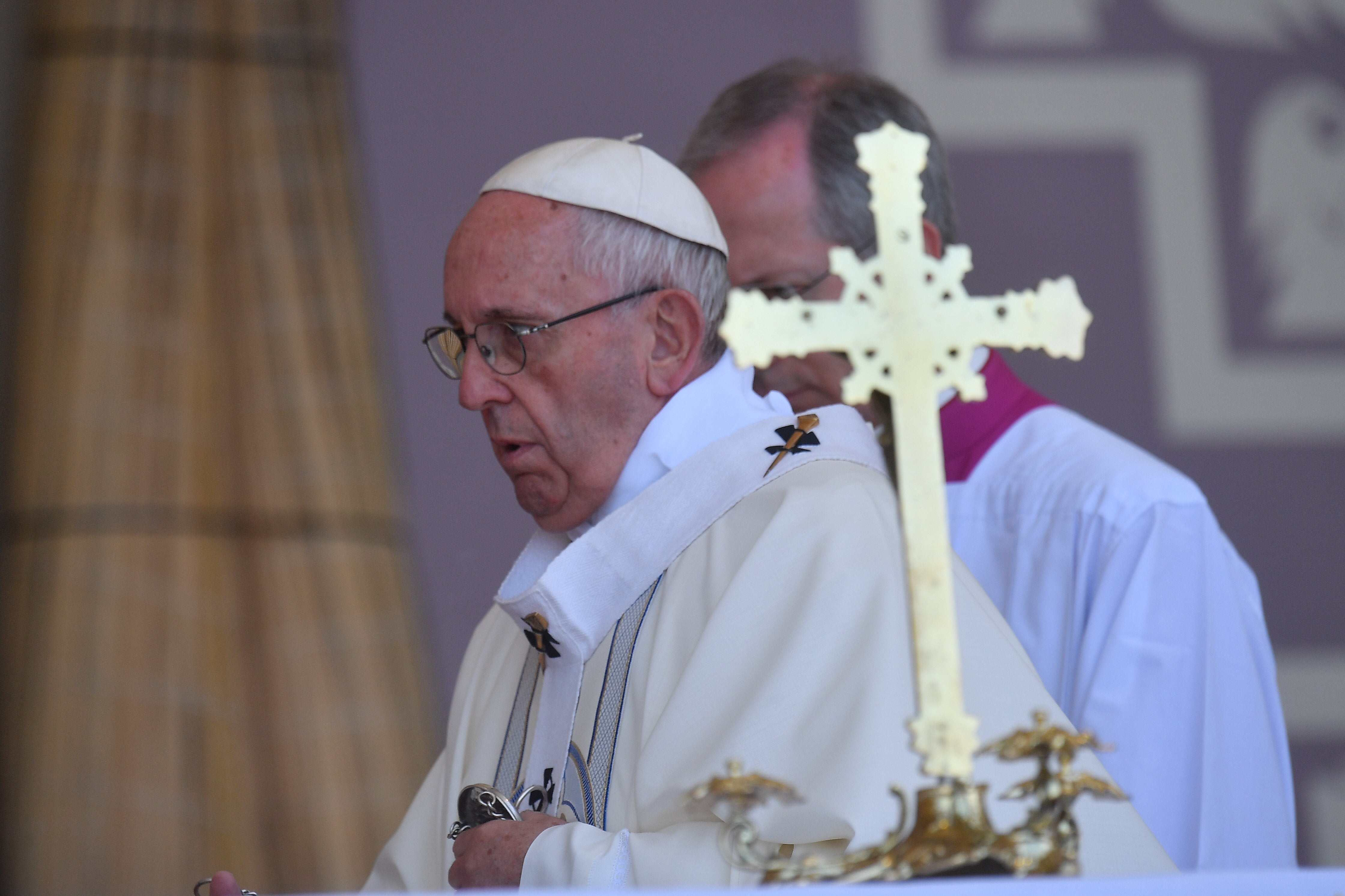 Encuentros Cercanos: ¿Exageró el Papa al hablar del riesgo de guerra nuclear? Encuentros Cercanos: ¿Exageró el Papa al hablar del riesgo de guerra nuclear?