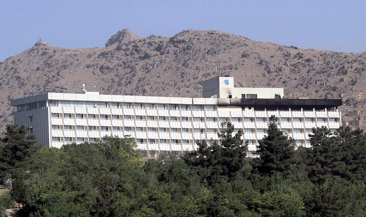 Al menos 18 muertos en un ataque al Hotel Intercontinental de Kabul Al menos 18 muertos en un ataque al Hotel Intercontinental de Kabul