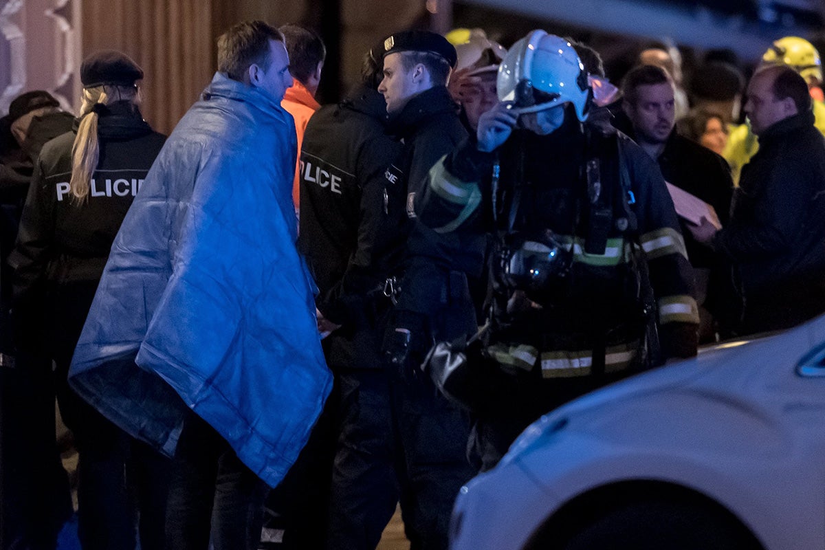 Al menos tres muertos en un incendio en un hotel de una cadena española en Praga Al menos tres muertos en un incendio en un hotel de una cadena española en Praga