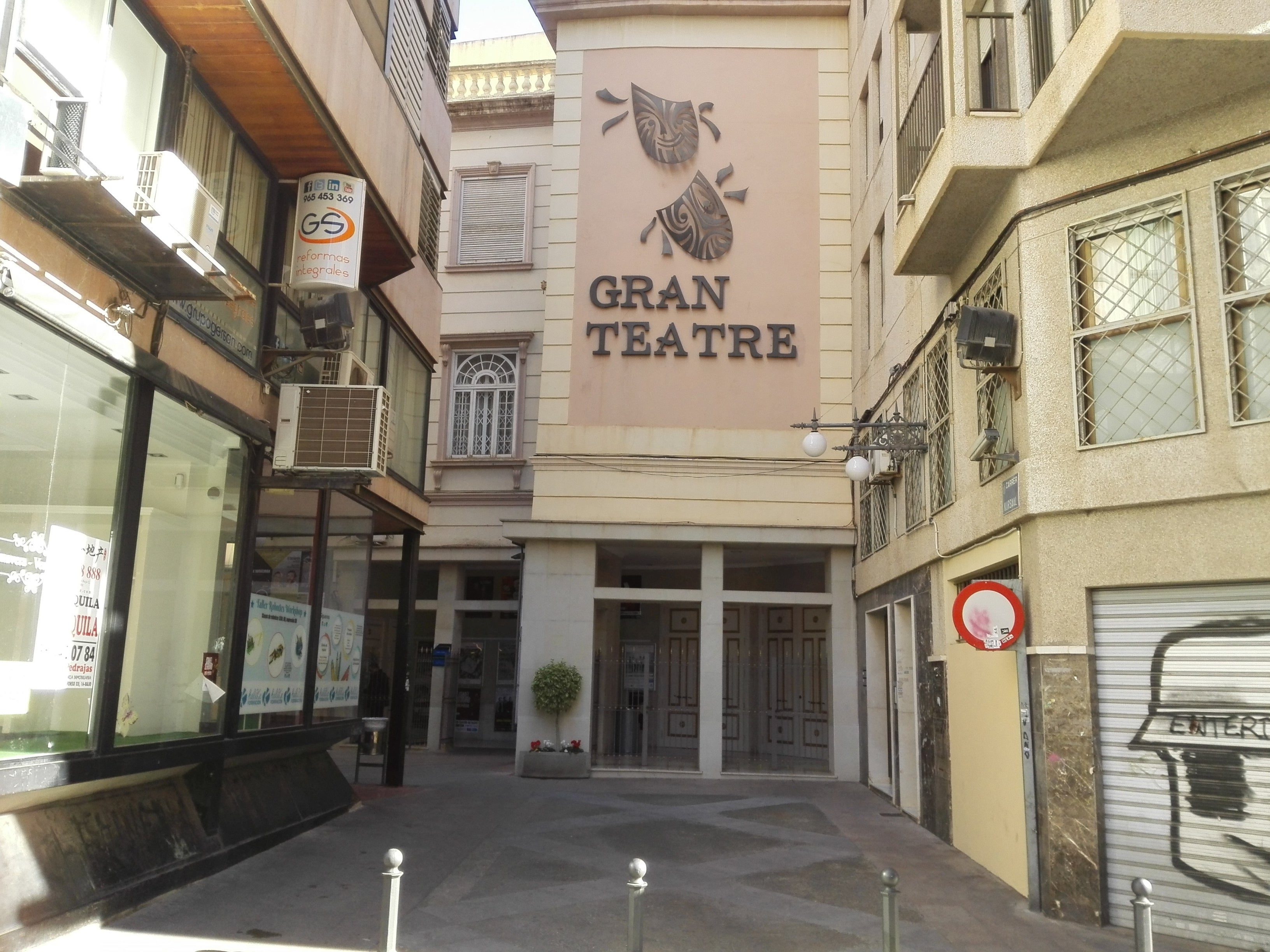 Luis García Montero abre en febrero en Elche un ciclo literario protagonizado por lecturas de obras comentadas Luis García Montero abre en febrero en Elche un ciclo literario protagonizado por lecturas de obras comentadas