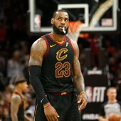 LeBron James, abatido durante el partido contra los Thunder LeBron James, abatido durante el partido contra los Thunder