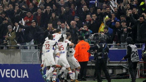 El Lyon gana al PSG