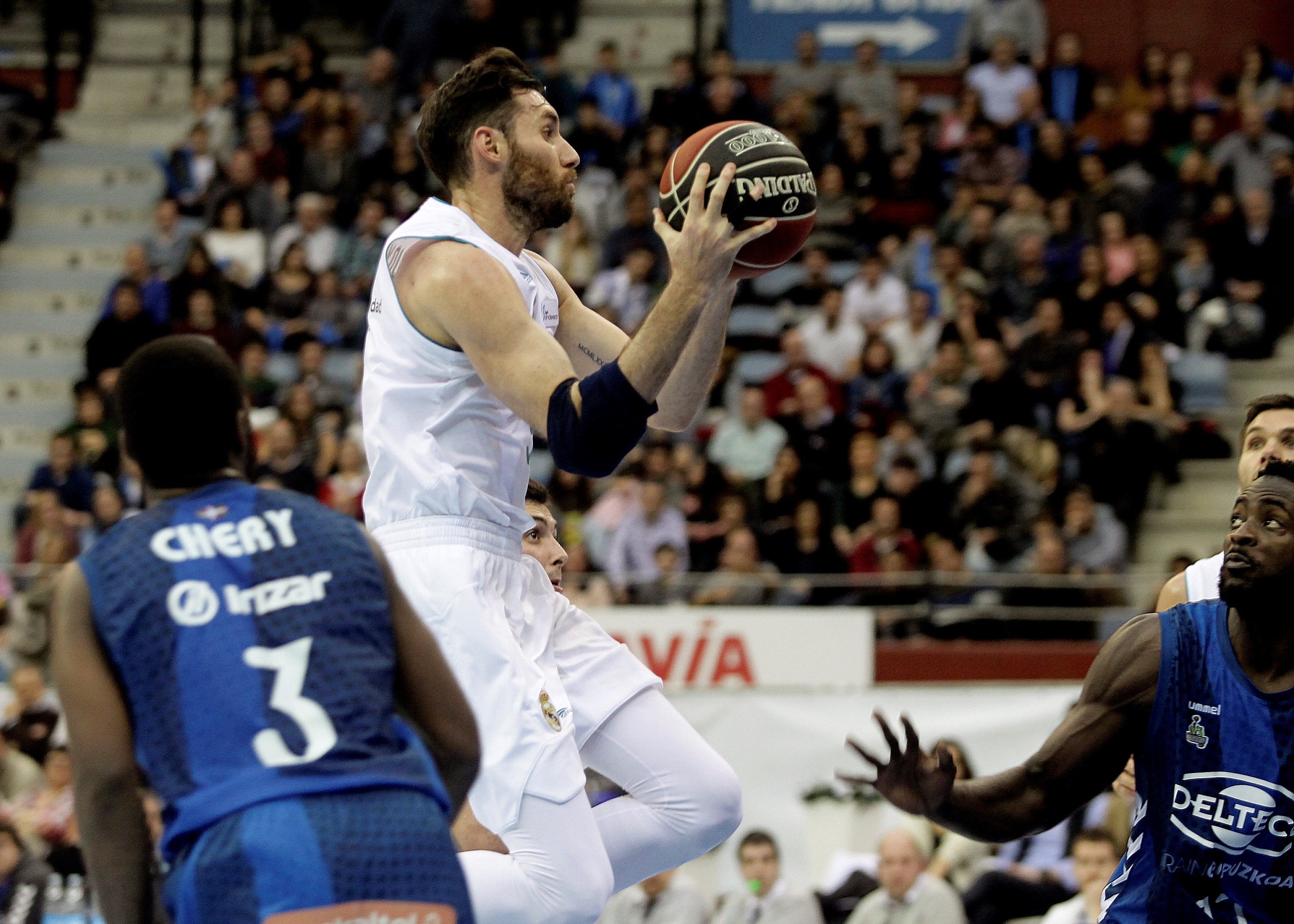 El Real Madrid también sabe ganar sin Doncic y derrota al Gipuzkoa El Real Madrid también sabe ganar sin Doncic y derrota al Gipuzkoa
