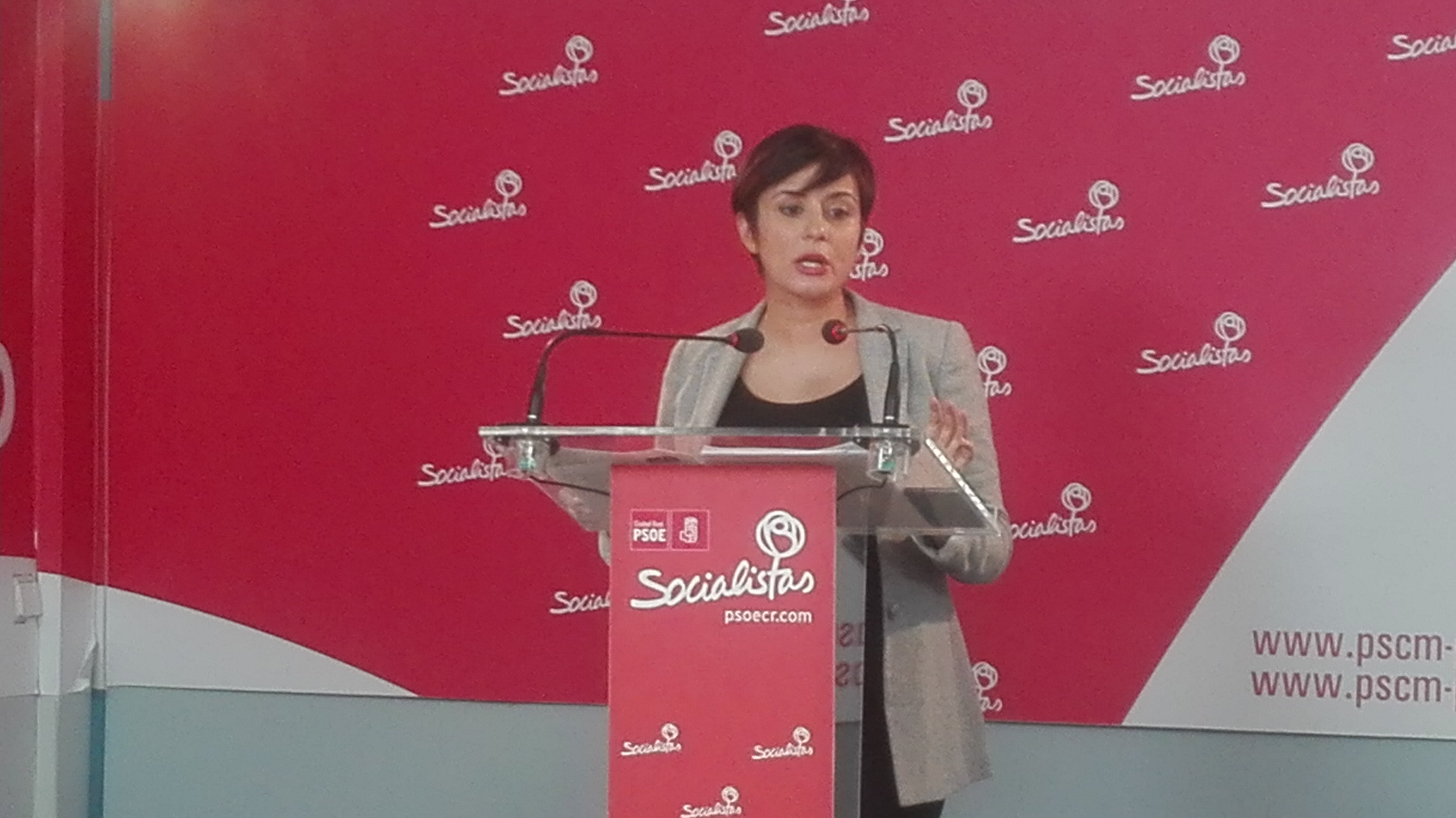 Isabel Rodríguez deja clara la defensa del PSOE por la opción sur de la A-43 Isabel Rodríguez deja clara la defensa del PSOE por la opción sur de la A-43