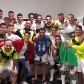 Sory Kaba no estuvo en la imagen que demostró la alegría del vestuario tras el triunfo frente al Deportivo Aragón (5-1).