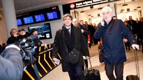 Carles Puigdemont en el aeropuerto de Copenhague