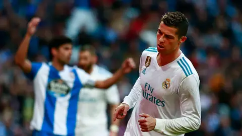 Cristiano Ronaldo, tras marcar uno de sus goles ante el Deportivo Cristiano Ronaldo, tras marcar uno de sus goles ante el Deportivo
