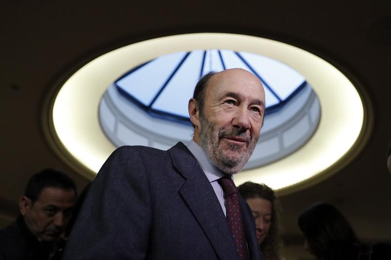Rubalcaba impartirá este jueves en Palma la conferencia 'España, 10 años después del comienzo de la crisis' Rubalcaba impartirá este jueves en Palma la conferencia 'España, 10 años después del comienzo de la crisis'