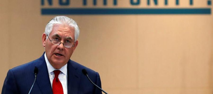 Rex Tillerson, ofrece un discurso durante la reunión de la Alianza Internacional Rex Tillerson, ofrece un discurso durante la reunión de la Alianza Internacional