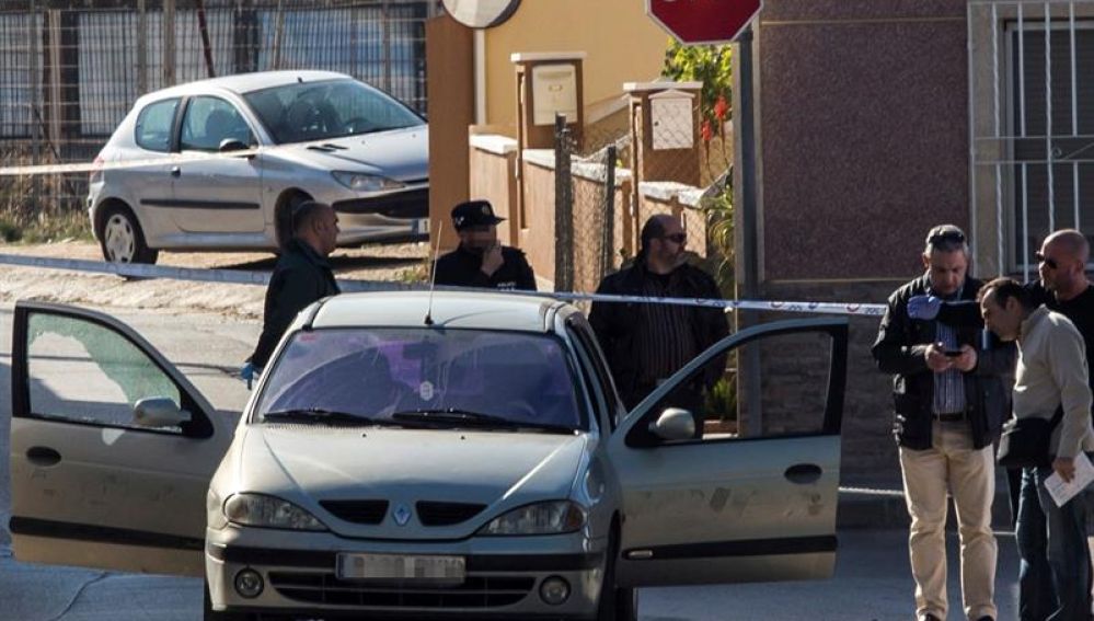 Turismo en el que han encontrado al hombre fallecido por disparos en Beniaján (Murcia)