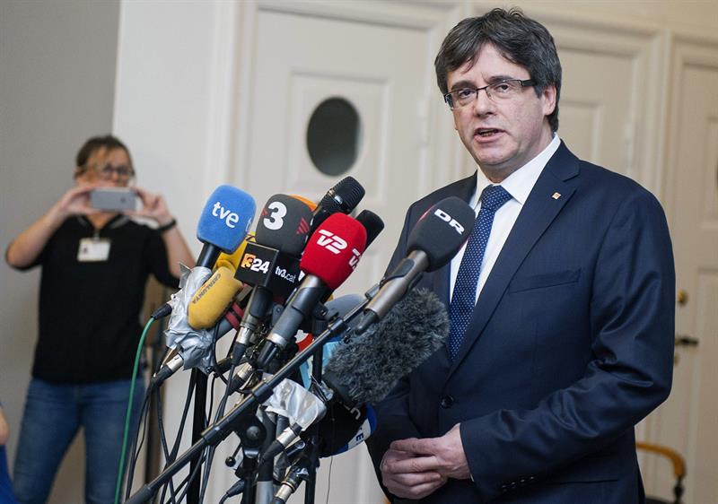 La Tertulia: Nuevo show de Puigdemont, en Dinamarca La Tertulia: Nuevo show de Puigdemont, en Dinamarca