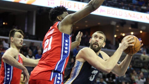 Marc Gasol, en acci&oacute;n ante los Sixers