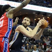 Marc Gasol, en acción ante los Sixers Marc Gasol, en acción ante los Sixers