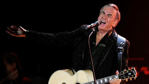 El cantante estadounidense Neil Diamond durante un concierto en Z&uacute;rich