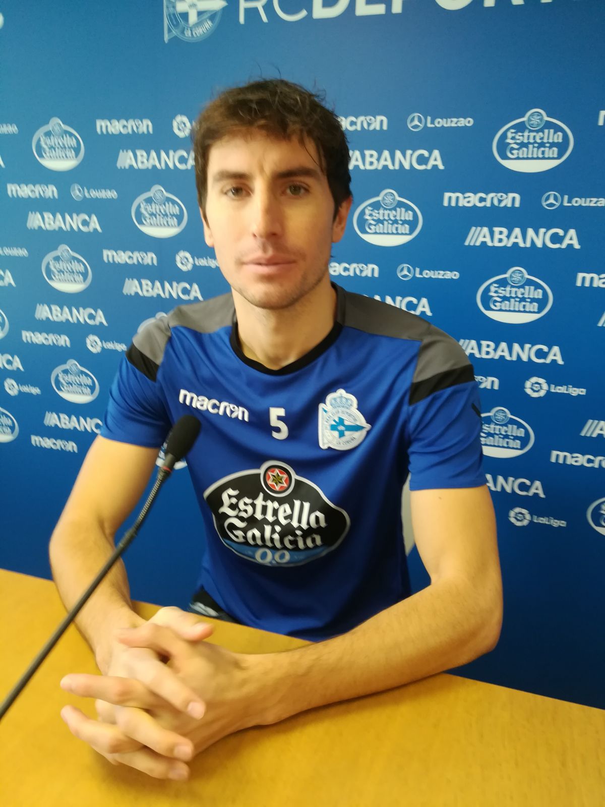 Natxo, encantado con la titularidad de Mosquera a costa de las costillas de Álex Bergantiños Natxo, encantado con la titularidad de Mosquera a costa de las costillas de Álex Bergantiños