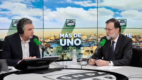 Carlos Alsina entrevista a Mariano Rajoy en M&aacute;s de uno