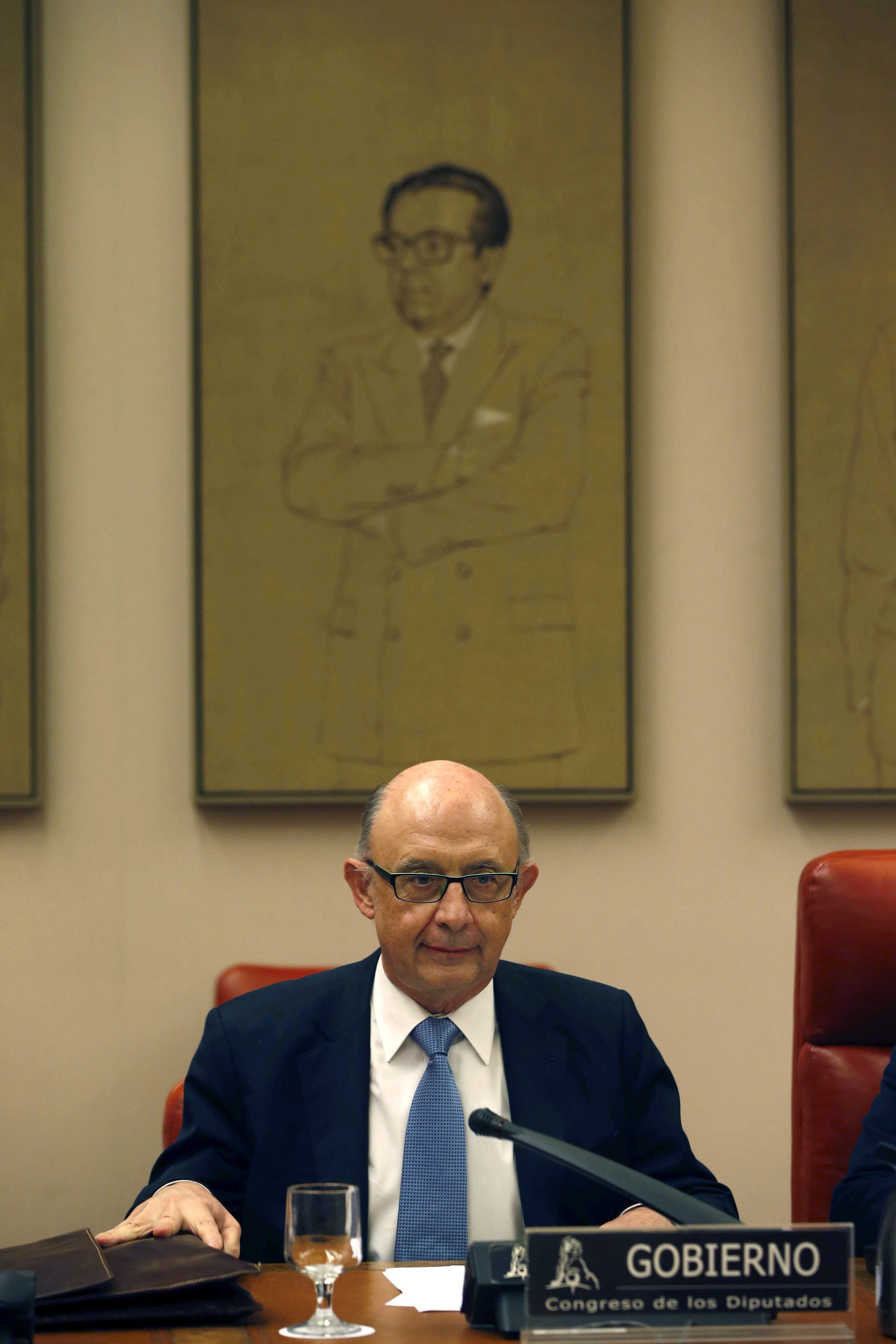 Montoro asegura que es "el momento" de reformar el sistema de financiación de las Comunidades Autónomas Montoro asegura que es "el momento" de reformar el sistema de financiación de las Comunidades Autónomas