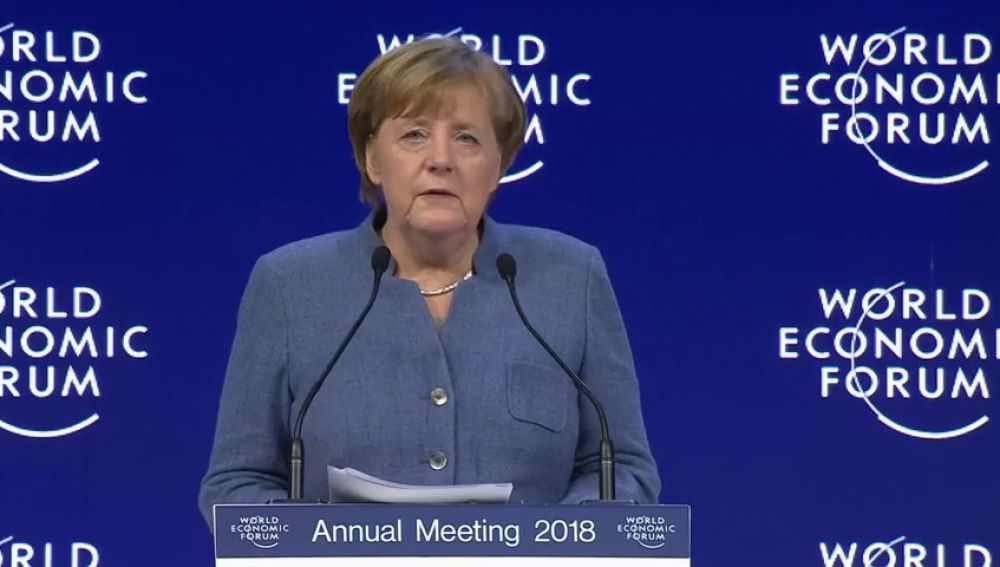 Merkel advierte contra el proteccionismo de Trump: "¿Hemos aprendido de la Historia o no?"