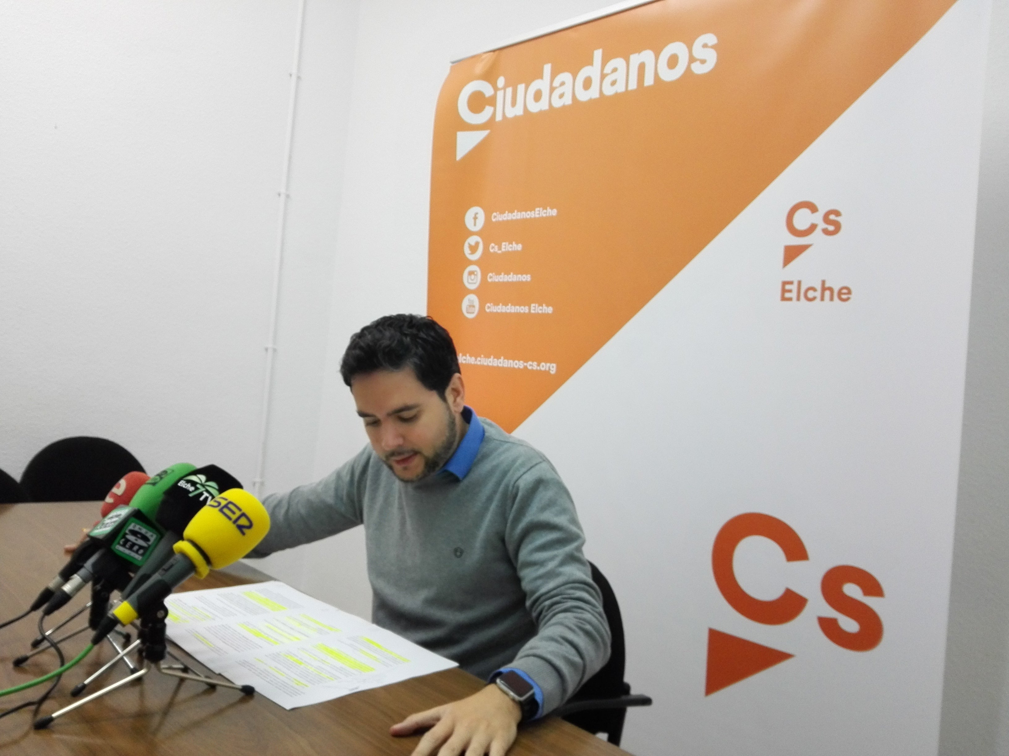 Cs Elche pregunta por el informe jurídico sobre el PATIVEL que aprobó el Pleno Cs Elche pregunta por el informe jurídico sobre el PATIVEL que aprobó el Pleno