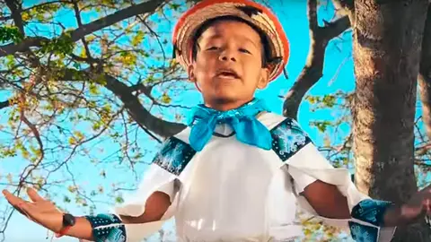 Yuawi cantanto 'Movimiento naranja' Yuawi cantanto 'Movimiento naranja'