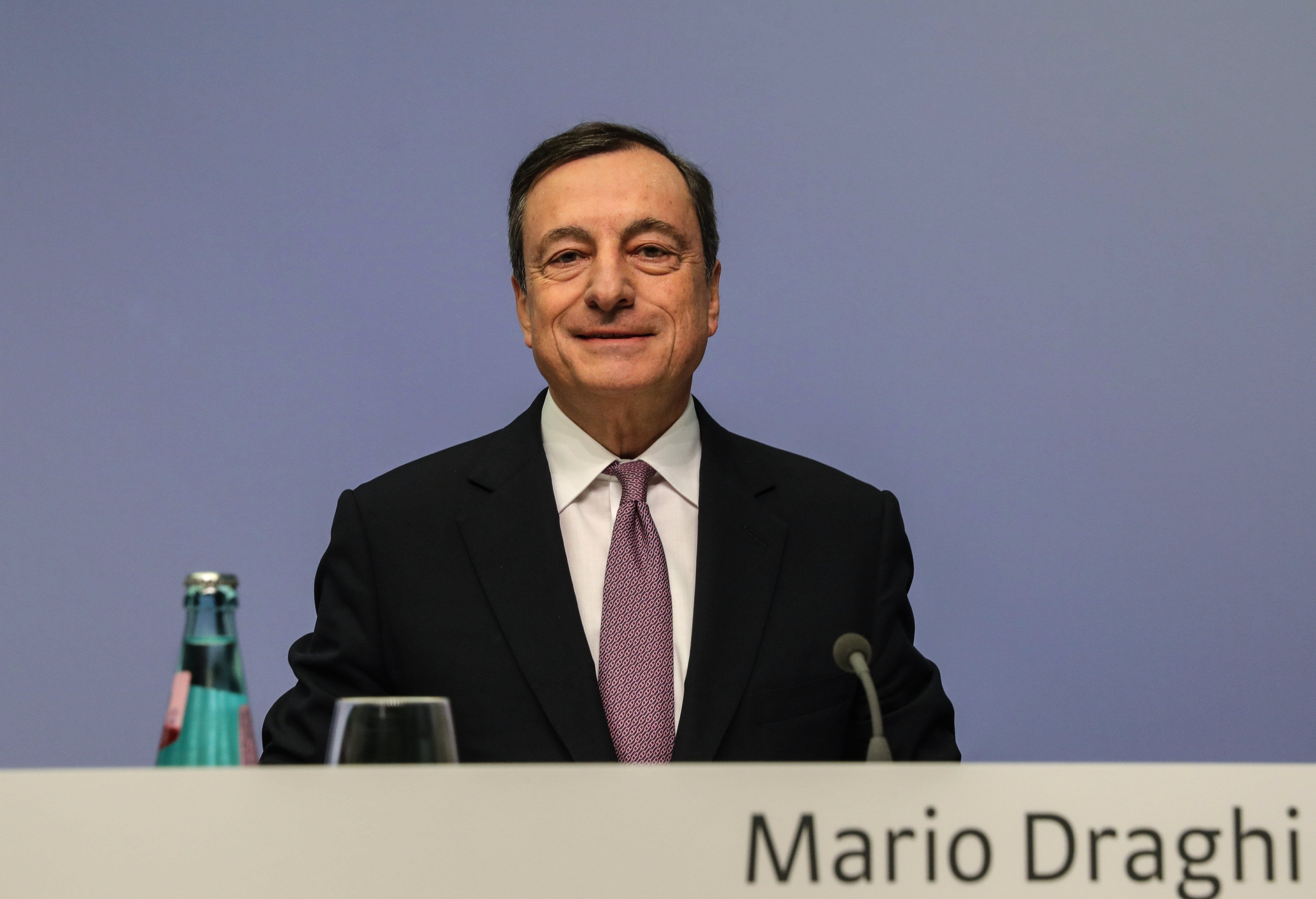 <p>Draghi promete que el BCE será "paciente" para subir los tipos de interés</p> <p>Draghi promete que el BCE será "paciente" para subir los tipos de interés</p>
