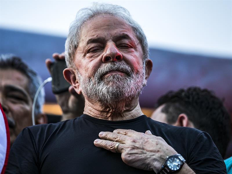 Lula ganaría las elecciones si fuera candidato, según un sondeo Lula ganaría las elecciones si fuera candidato, según un sondeo