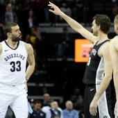 Pau Gasol frente a su hermano Marc en el FedExForum de Memphis Pau Gasol frente a su hermano Marc en el FedExForum de Memphis