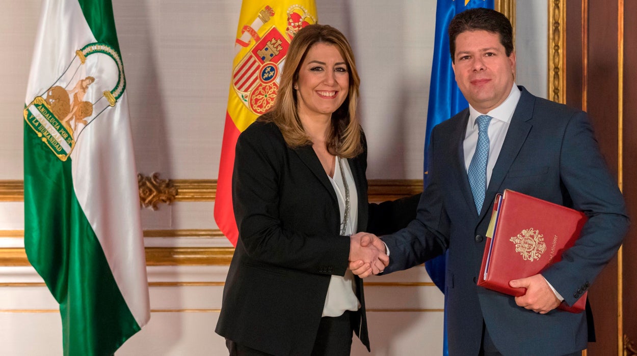 Andalucía y Gibraltar negociarán las medidas que palíen los perjuicios del "brexit" Andalucía y Gibraltar negociarán las medidas que palíen los perjuicios del "brexit"