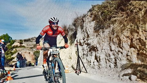 MOUNTAIN BIKE