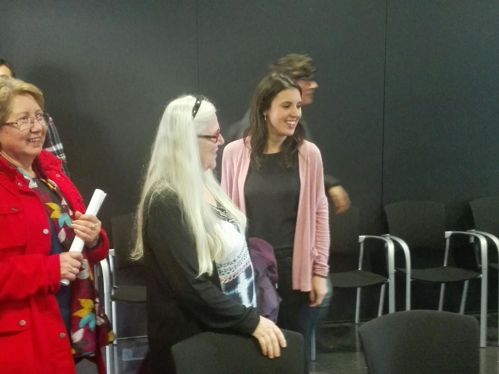 Irene Montero se acerca en Elche a la problemática de la economía sumergida en los sectores productivos Irene Montero se acerca en Elche a la problemática de la economía sumergida en los sectores productivos