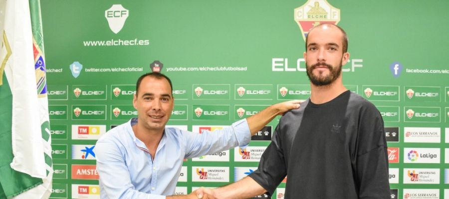 Jorge Cordero fue el encargado de comunicar a Golobart la rescisión de su contrato. Jorge Cordero fue el encargado de comunicar a Golobart la rescisión de su contrato.