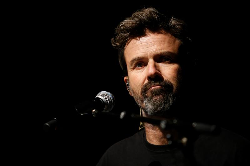 Pau Donés deja los escenarios temporalmente para dedicarse a su familia Pau Donés deja los escenarios temporalmente para dedicarse a su familia