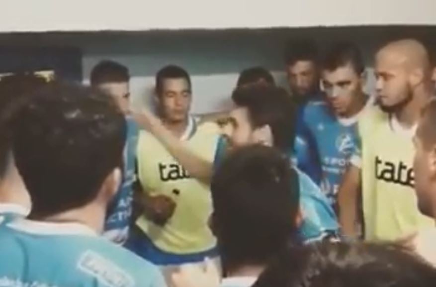 La arenga de Aimar antes de su último partido: "Esta sensación no está en la farlopa, ni en la noche..." La arenga de Aimar antes de su último partido: "Esta sensación no está en la farlopa, ni en la noche..."