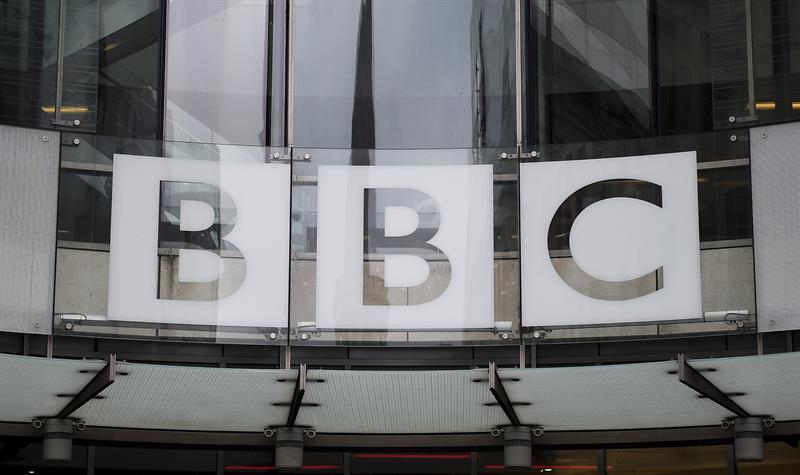 Más de un centenar de mujeres de la BBC exigen pagos atrasados por la desigualdad salarial Más de un centenar de mujeres de la BBC exigen pagos atrasados por la desigualdad salarial