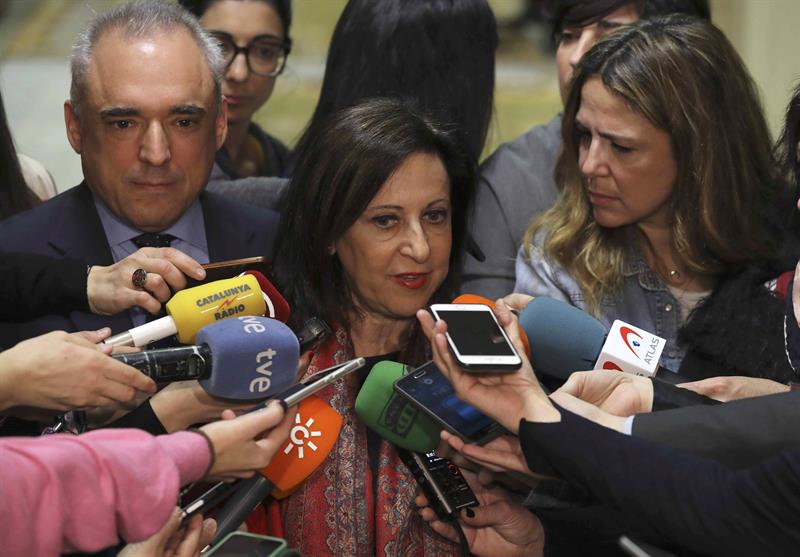 Seres políticos: ¿Cómo reaccionan los políticos a las preguntas de los periodistas? Seres políticos: ¿Cómo reaccionan los políticos a las preguntas de los periodistas?