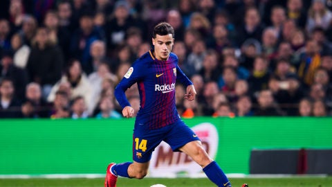 Coutinho, con el bal&oacute;n en el partido del Barcelona