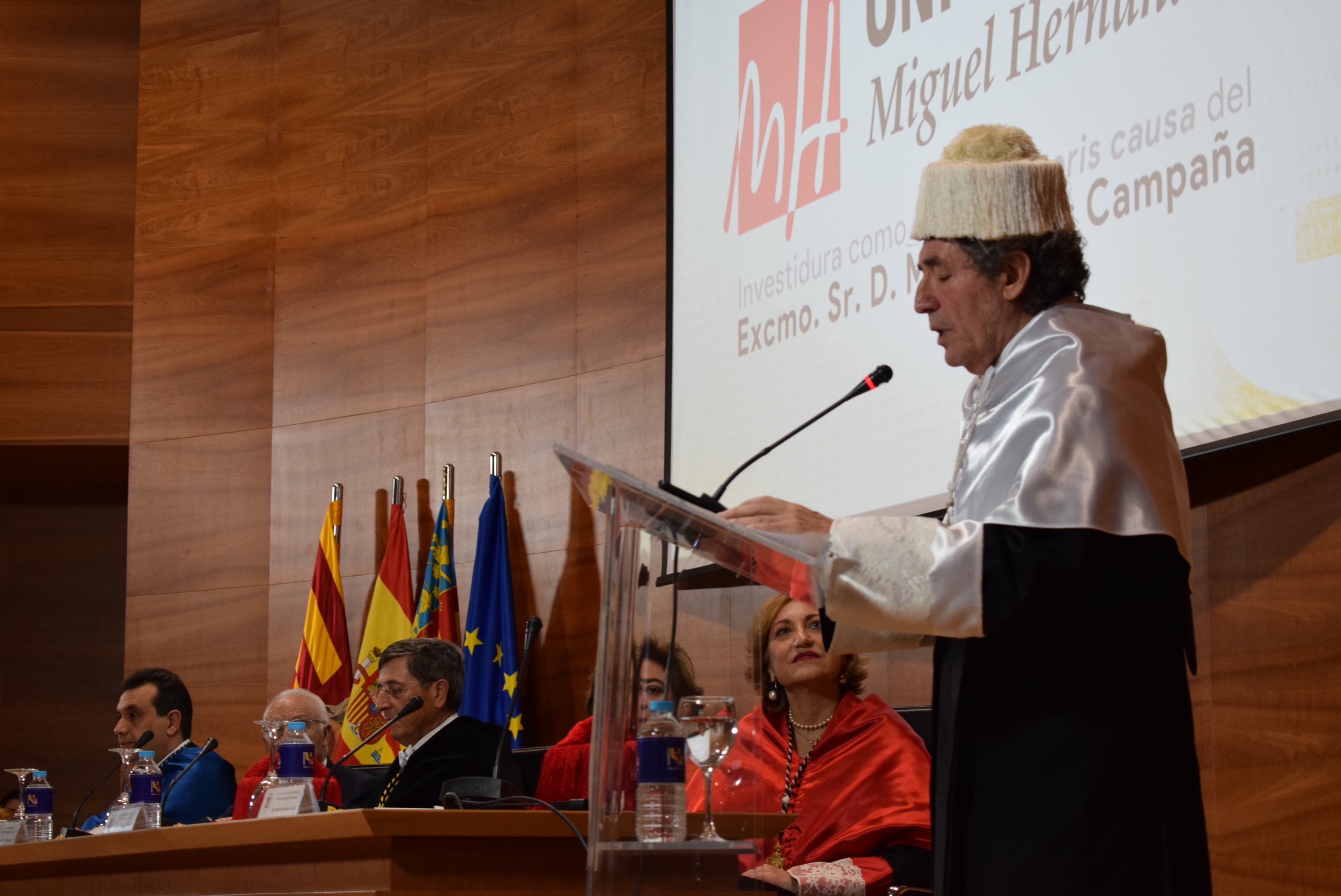 "El arte se ha convertido en un viajero incómodo en esta sociedad" "El arte se ha convertido en un viajero incómodo en esta sociedad"