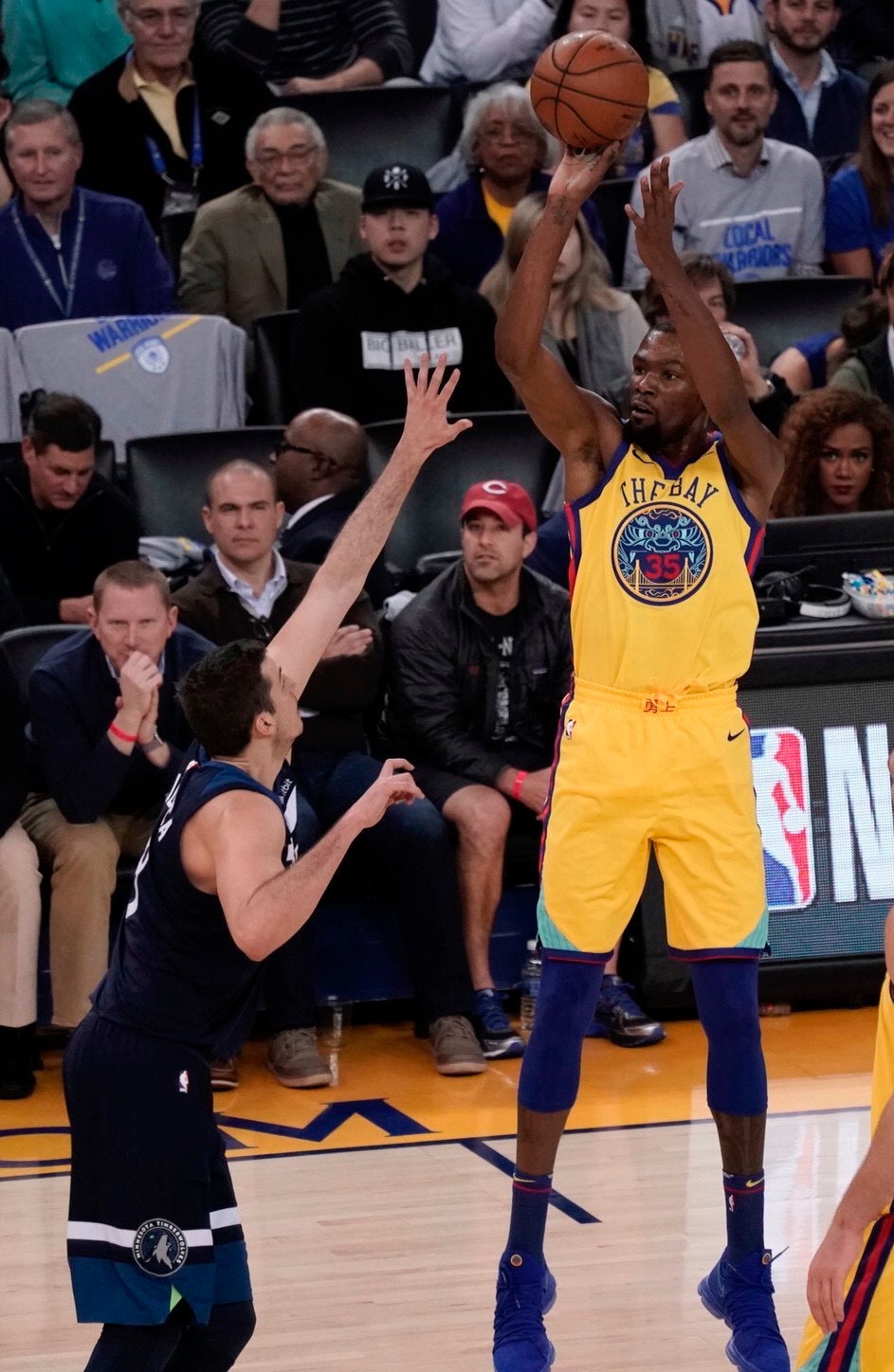 Kevin Durant lidera la victoria de los Warriors; los Thunder ganan al ritmo de Westbrook Kevin Durant lidera la victoria de los Warriors; los Thunder ganan al ritmo de Westbrook