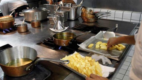 Imagen de archivo de la cocina de un restaurante