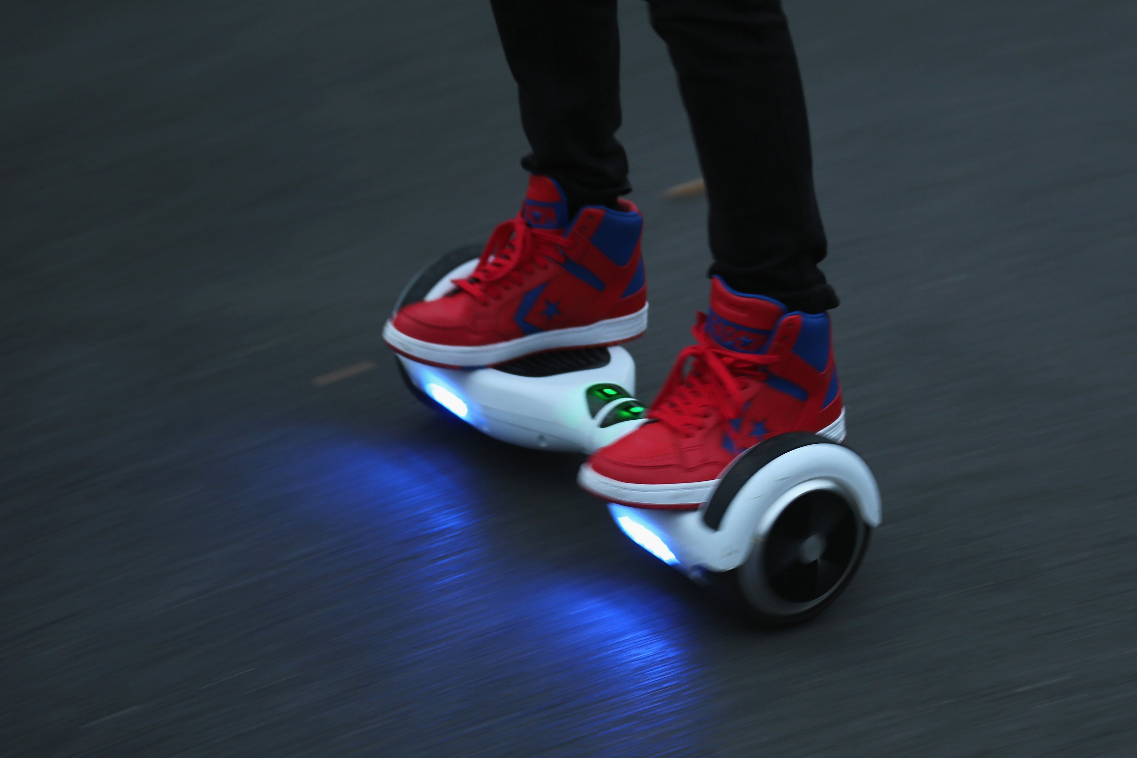 Renfe prohíbe el acceso con patinetes eléctricos a todos sus trenes desde este martes Renfe prohíbe el acceso con patinetes eléctricos a todos sus trenes desde este martes