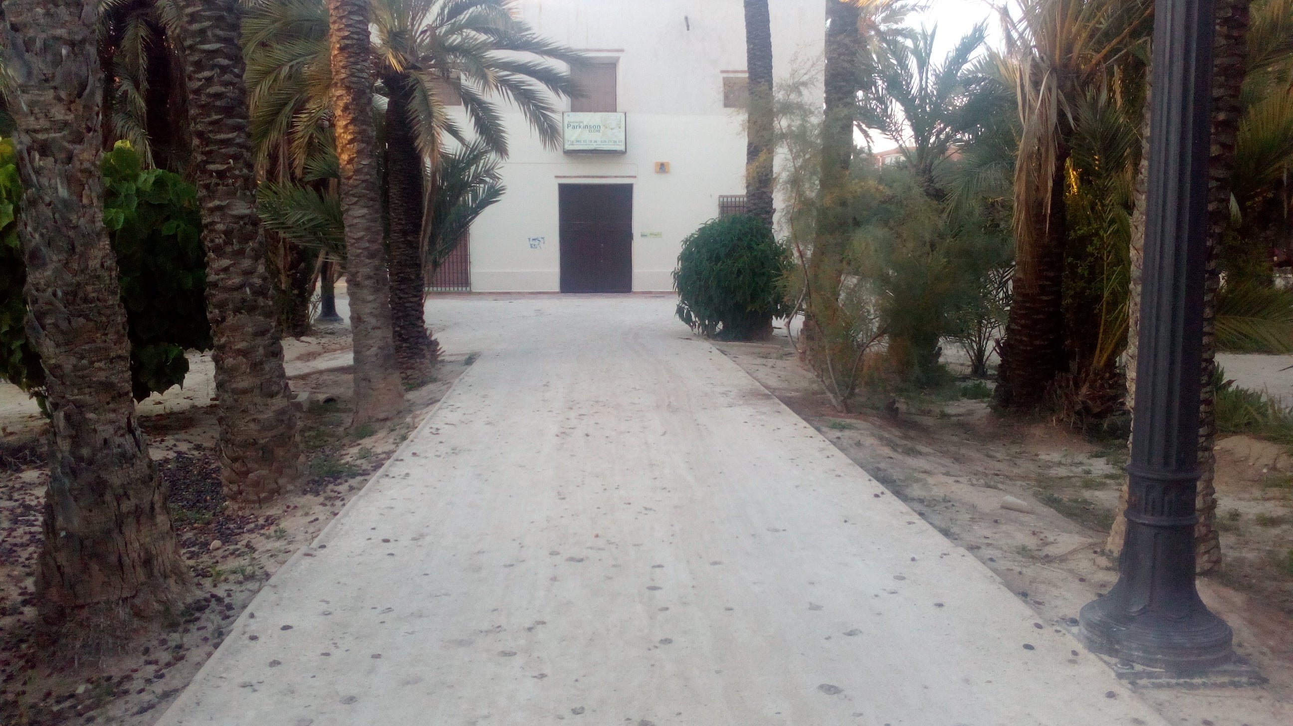 Ilicitanos por Elche lamenta que no se haya completado aún la accesibilidad en la sede de la Asociación Parkinson Elche Ilicitanos por Elche lamenta que no se haya completado aún la accesibilidad en la sede de la Asociación Parkinson Elche