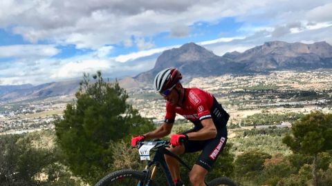 MOUNTAIN BIKE
