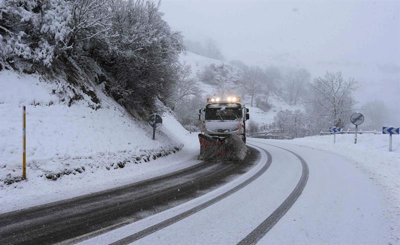 María José Ortega: "En Aguilar de Campoo tuvimos una experiencia con la nieve y estamos preparados para dar una respuesta positiva" María José Ortega: "En Aguilar de Campoo tuvimos una experiencia con la nieve y estamos preparados para dar una respuesta positiva"