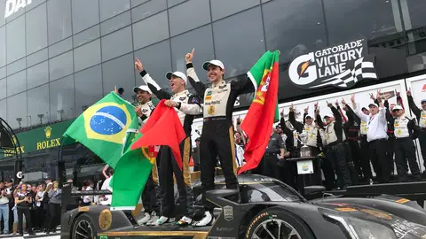 Fittipaldi, Albuquerque y Barbosa celebran su triunfo en las 24H de Daytona Fittipaldi, Albuquerque y Barbosa celebran su triunfo en las 24H de Daytona