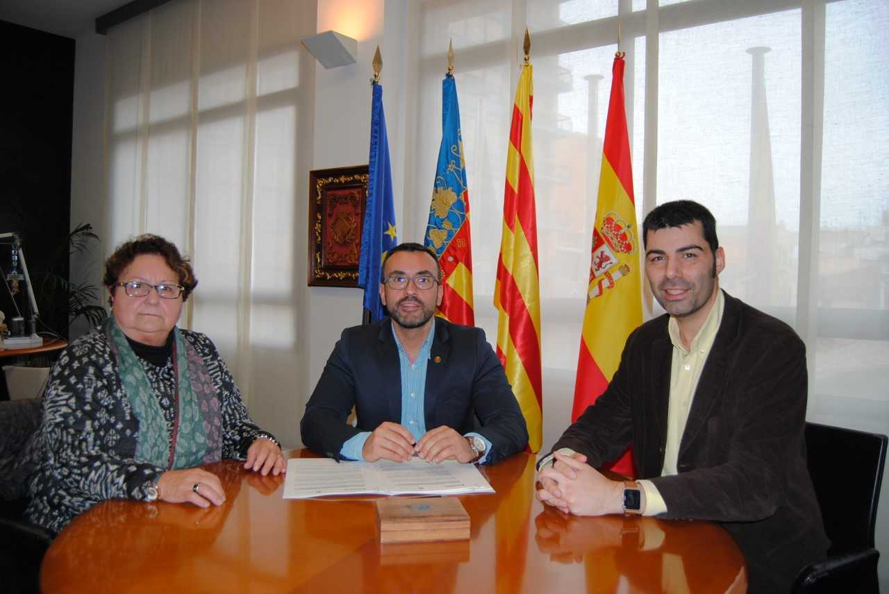 Vila-real signa un conveni amb Afervil per programes d´atenció i suport a les persones Vila-real signa un conveni amb Afervil per programes d´atenció i suport a les persones