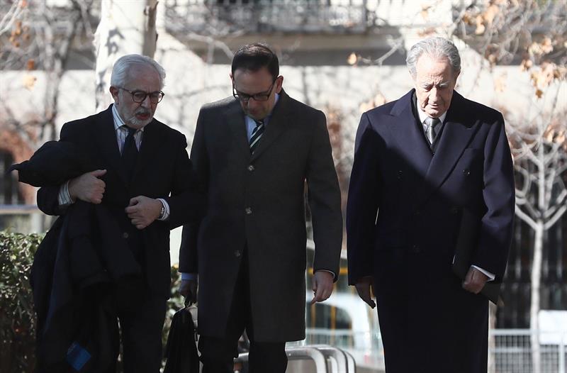 Villar Mir desmiente al cerebro de la 'trama Púnica' niega pagos en 'B' al gobierno de Aguirre Villar Mir desmiente al cerebro de la 'trama Púnica' niega pagos en 'B' al gobierno de Aguirre