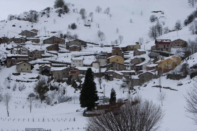 Tresviso contará con una quitanieves para garantizar el acceso al municipio Tresviso contará con una quitanieves para garantizar el acceso al municipio