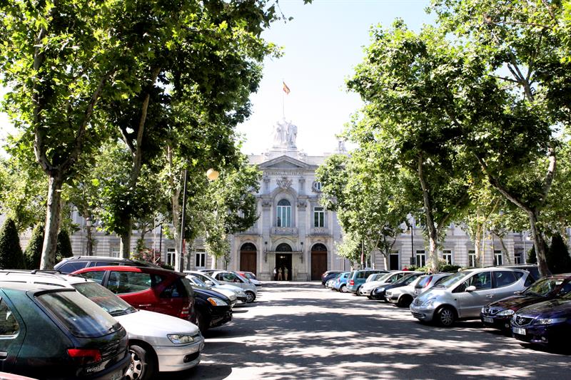 Ignacio Escolar y Joaquín Bosch: "Si eres 'bueno' llegas al Supremo y si eres 'malo' te vas al juzgado de Leganés" Ignacio Escolar y Joaquín Bosch: "Si eres 'bueno' llegas al Supremo y si eres 'malo' te vas al juzgado de Leganés"