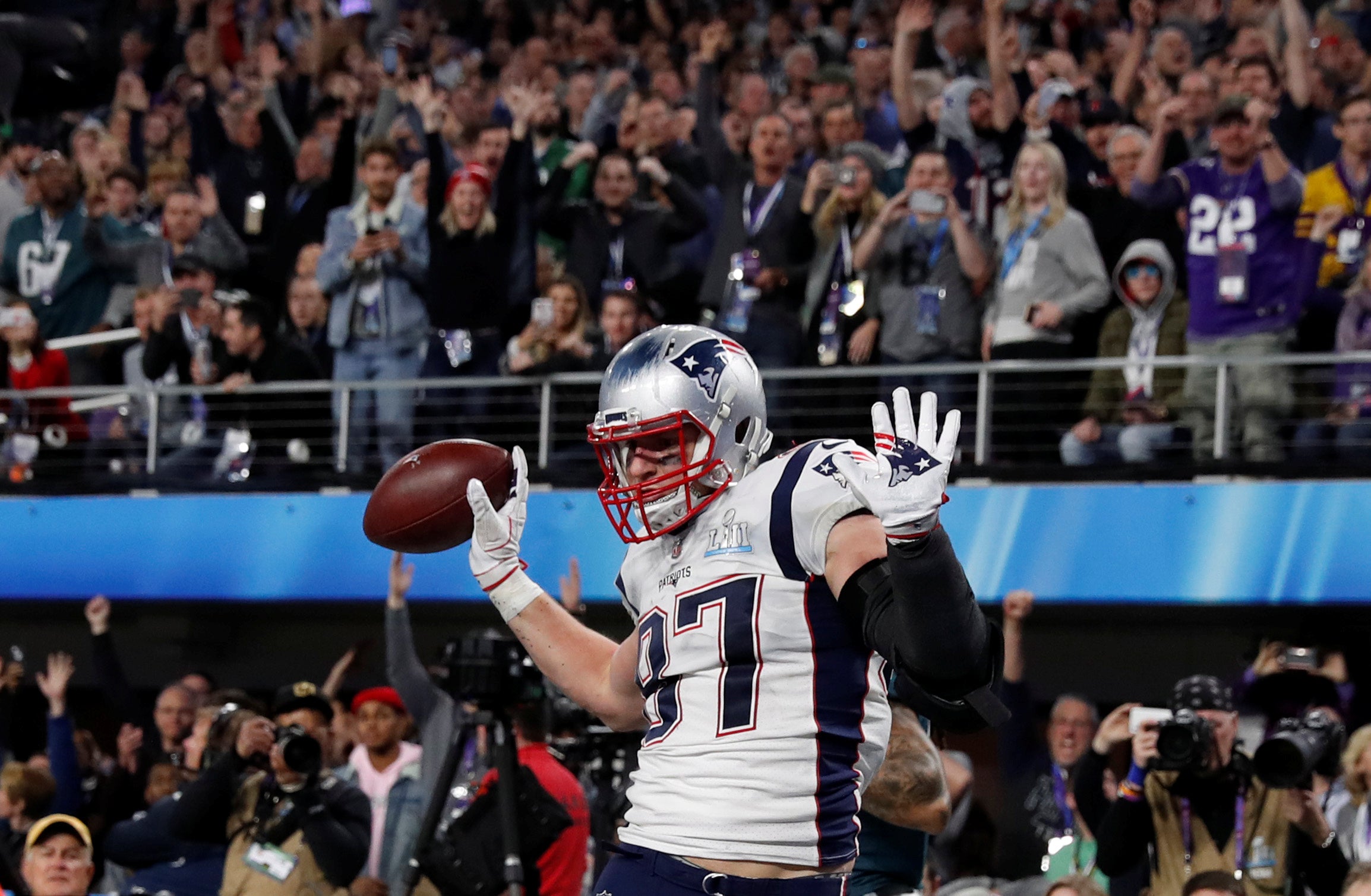 Roban en la casa de Rob Gronkowski mientras jugaba la Super Bowl Roban en la casa de Rob Gronkowski mientras jugaba la Super Bowl